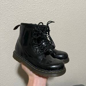Dr. Martens Delaney Little Kids 11 Black Patent Leather 8-Eyelet Combat Boots